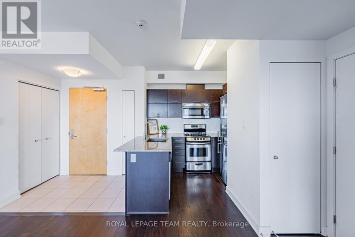 Property Photo:  40 Nepean Street 1306  ON K2P 0X5 