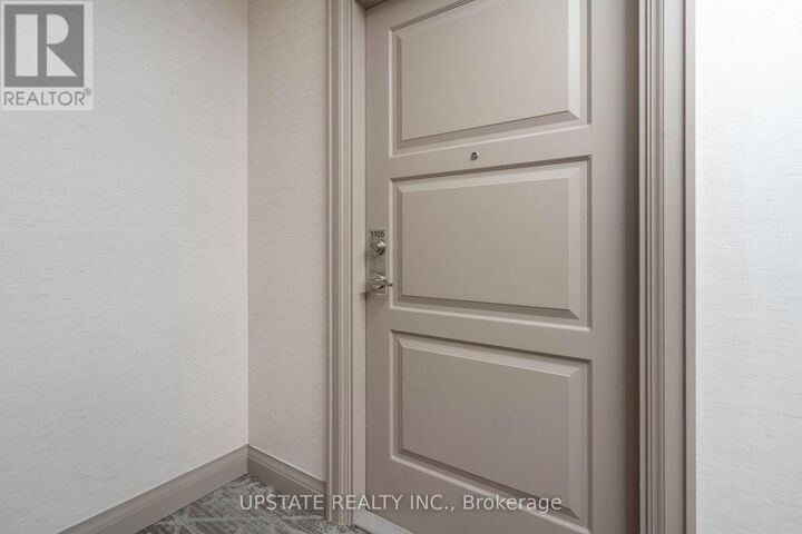 Property Photo:  36 Elm Drive 1105  ON L5B 0N3 