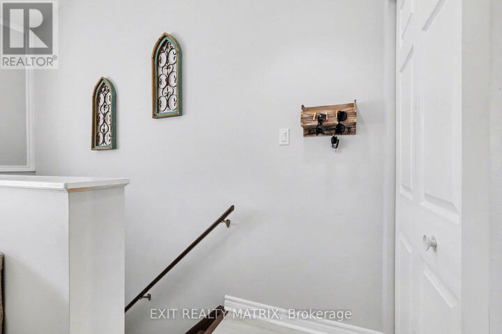 Property Photo:  1238 Marenger Street 2  ON K1C 1S2 