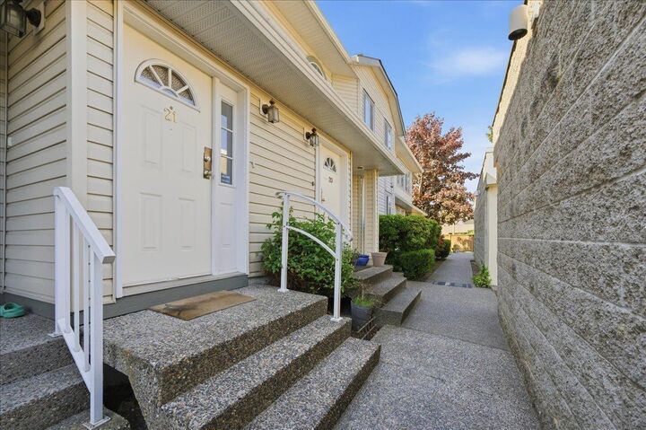 Property Photo:  5750 174th Street 21  BC V3S 7K3 