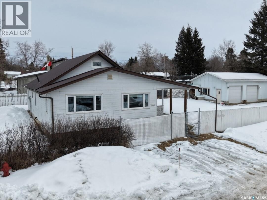 Property Photo:  101 5th Avenue S  SK S0J 0E0 