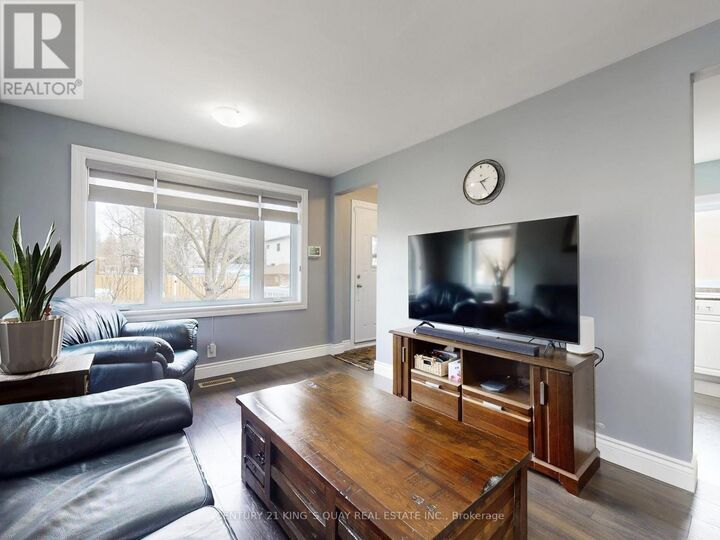 Property Photo:  330 Kennedy Road  ON M1N 3P7 