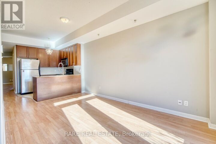 Property Photo:  70 Carr Street Th05  ON M5T 1B7 