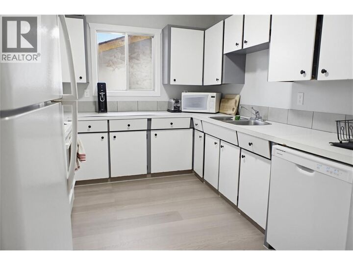 Property Photo:  342 Monmouth Drive  BC V2E 1N7 
