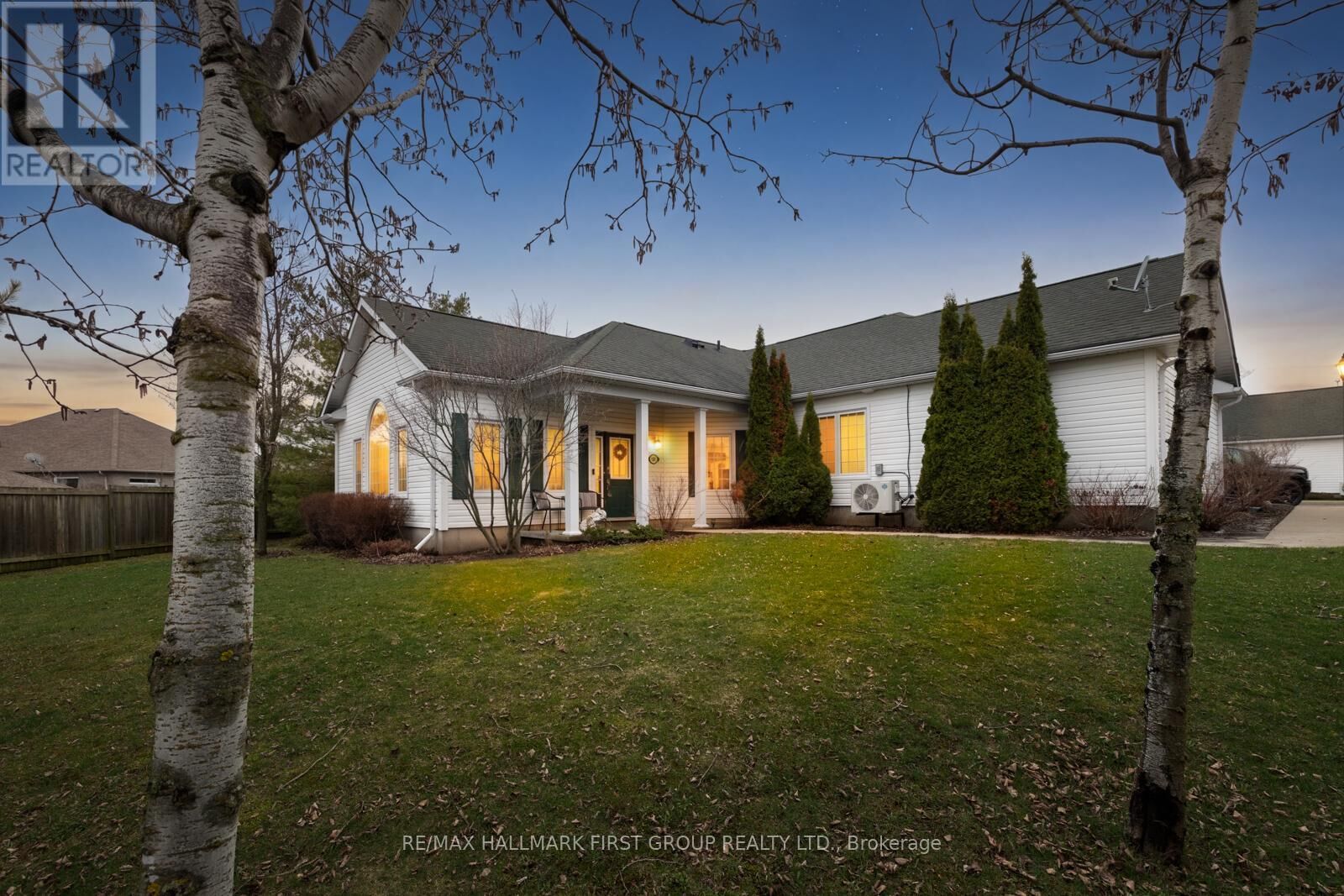 Property Photo:  325 Densmore Road 1501  ON K9A 0E4 