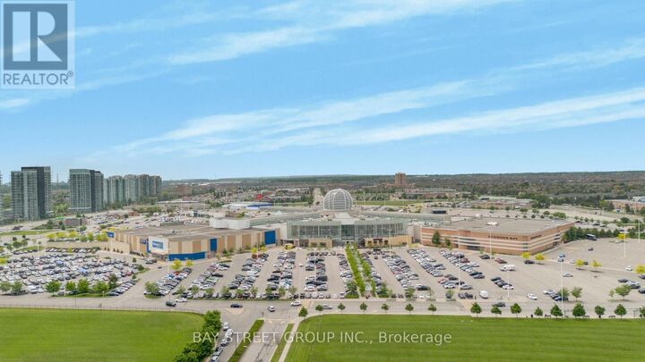 Property Photo:  2495 Eglinton Avenue West 1702  ON L5M 2T2 