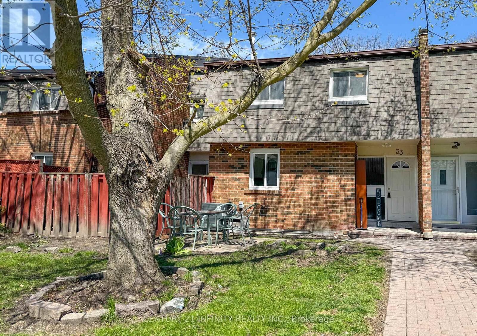 Property Photo:  101 Dovedale Drive 33  ON L1N 1Z7 