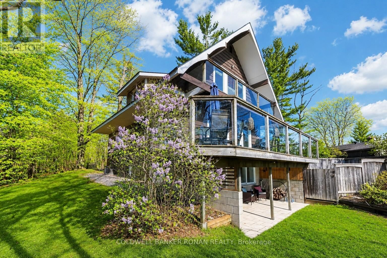 Property Photo: 157 Woodland Drive ON L9Z 2V4
