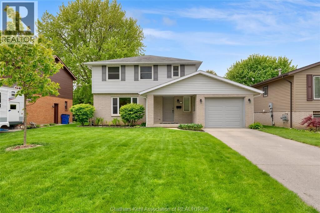Property Photo:  22 Bruinsma Avenue  ON N7M 6C3 
