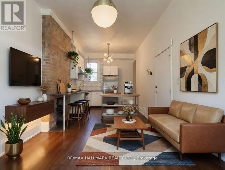 Property Photo:  261 Ossington Avenue 2  ON M6J 3A1 
