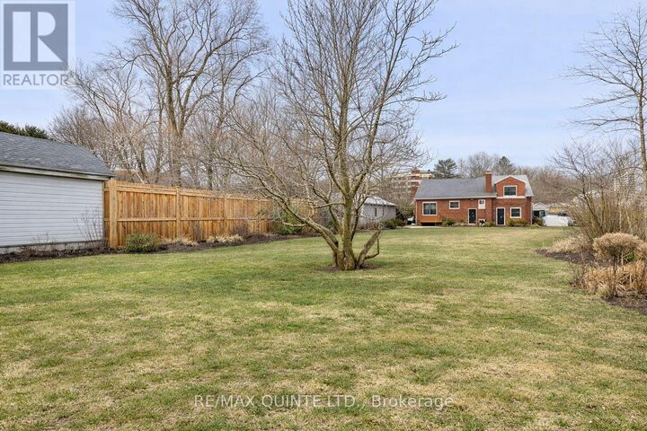 Property Photo:  185 Foster Avenue  ON K8N 3P8 