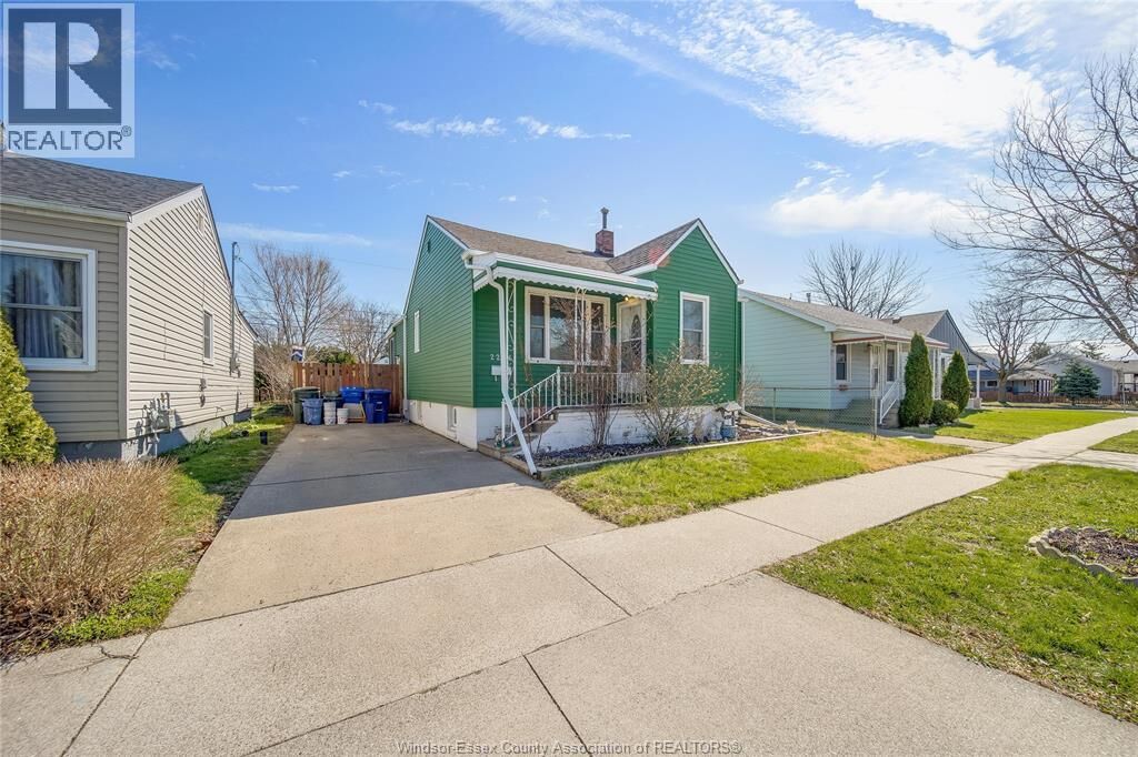 Property Photo:  2286 Forest Avenue  ON N8W 2G6 