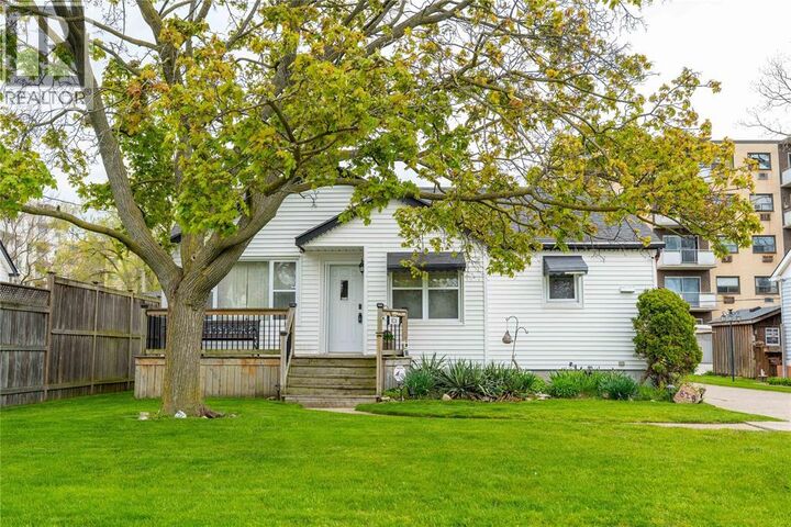 826 Lynwood Avenue — photo 1