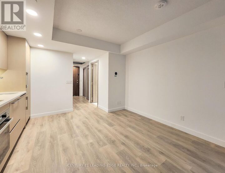 Property Photo:  38 Widmer Street 1009  ON M5V 0P7 