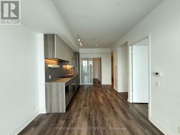 Property Photo:  5 Buttermill Avenue 2606  ON L4K 0J5 
