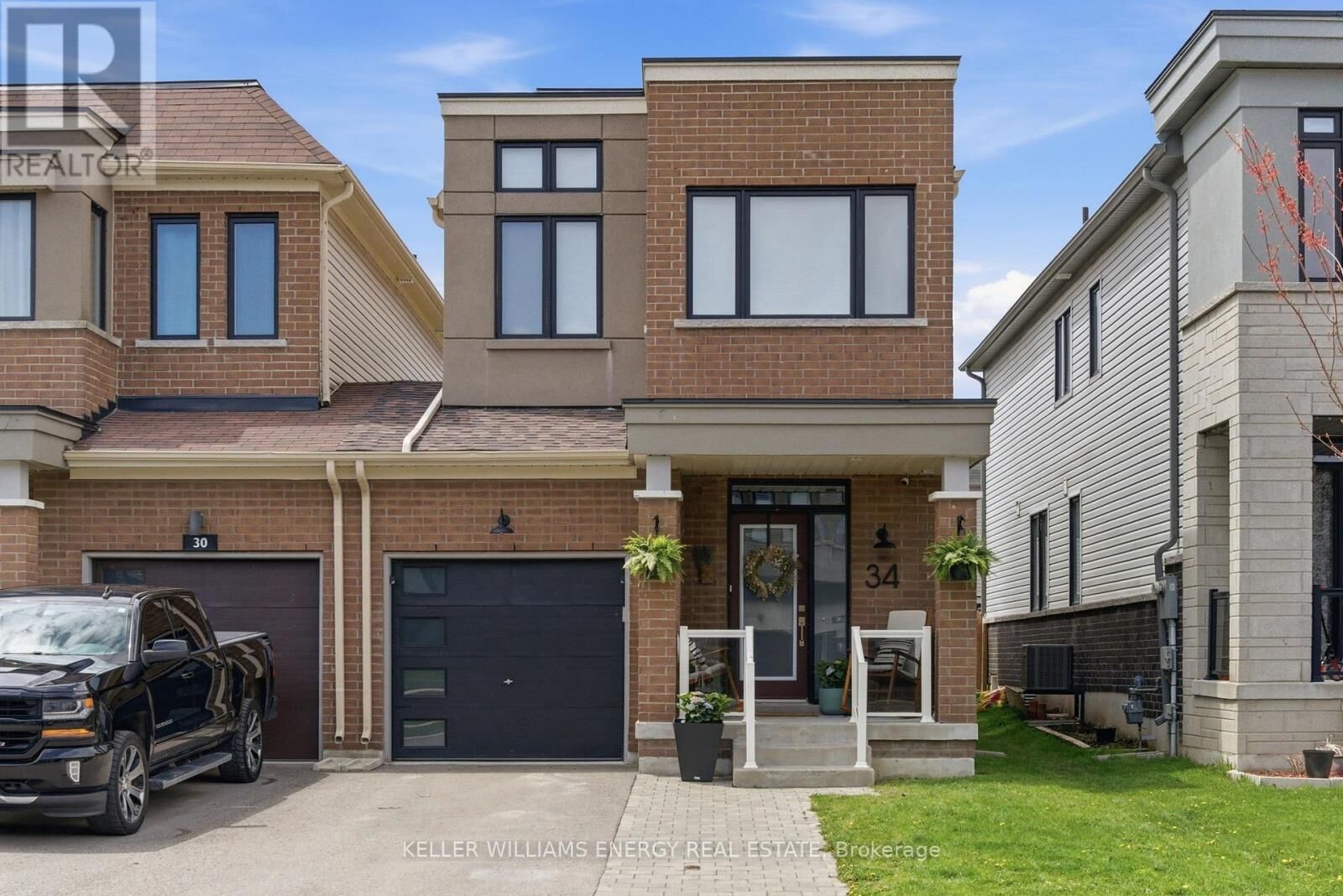 Property Photo:  34 Larkin Lane  ON L1C 2W3 