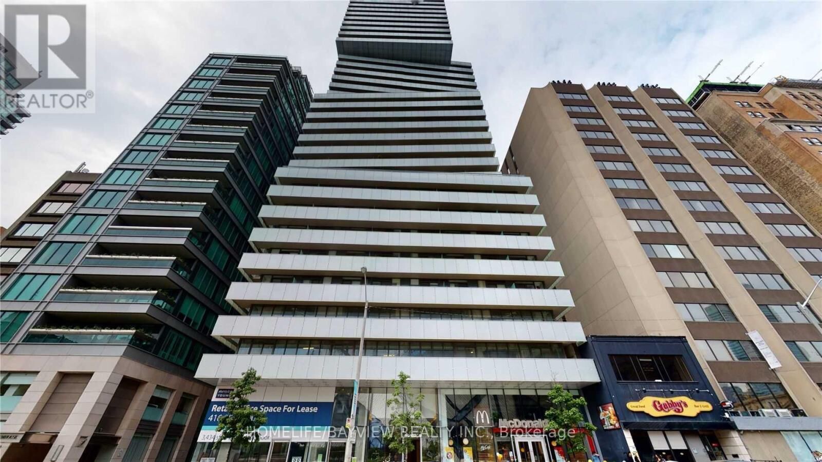 Property Photo:  200 Bloor Street West 2206  ON M5S 1T8 