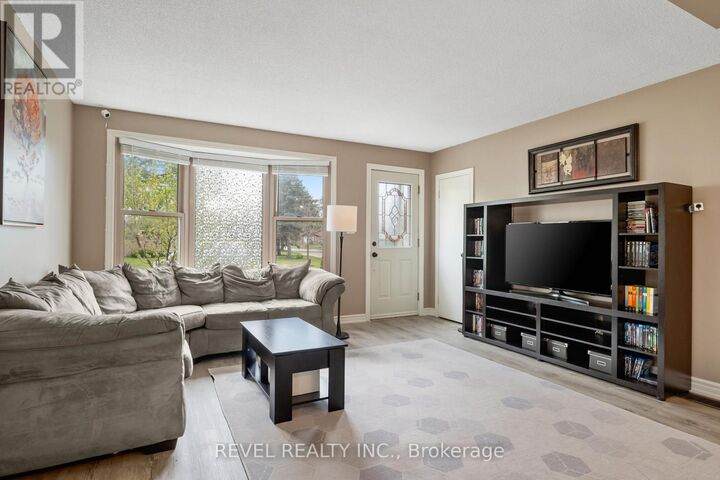 Property Photo:  73 Queenston Crescent  ON N5W 1N7 