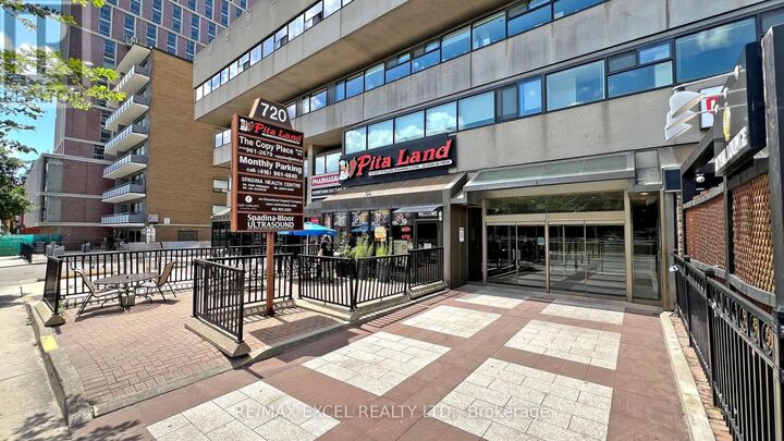 Property Photo:  720 Spadina Avenue 1605  ON M5S 2T9 