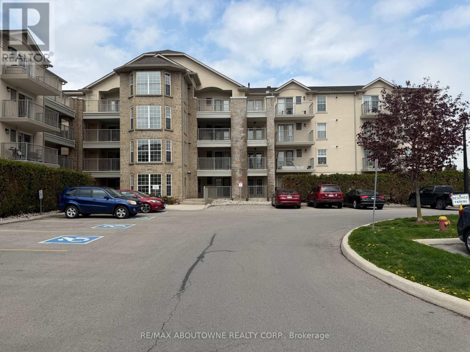 Property Photo:  1490 Bishops Gate 109  ON L6M 4N3 