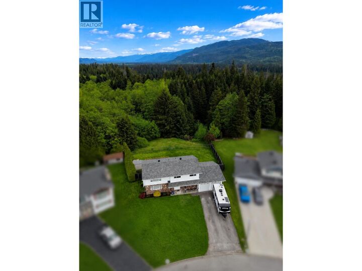 Photo de la propriété: 33 Margetts Street BC V8C 2L4