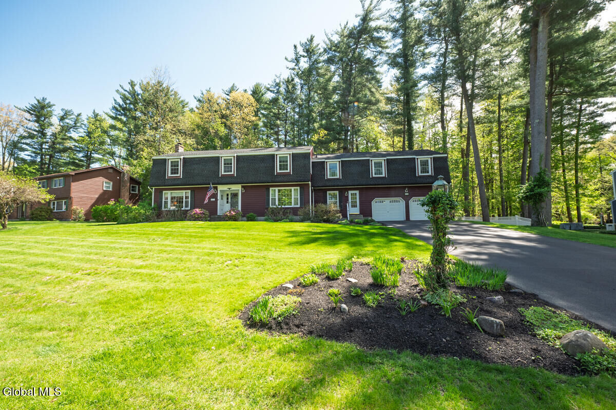 Property Photo:  573 Jefferson Court  NY 12084 