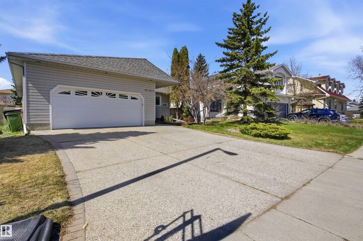 Property Photo:  1116 111A Street NW  AB T6J 6R9 