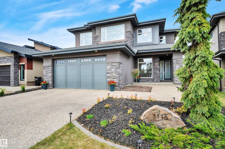 Property Photo:  1116 Hainstock Green SW  AB T6W 2T8 