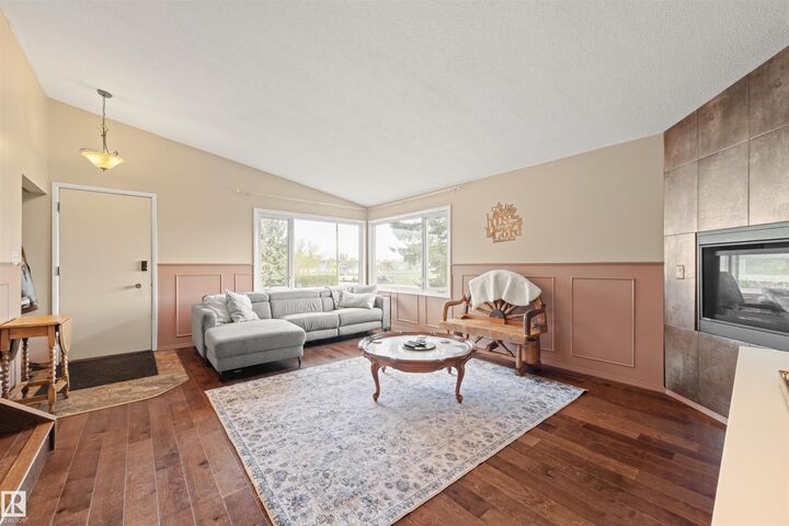 Property Photo:  5101 45 Avenue  AB T9E 5B5 