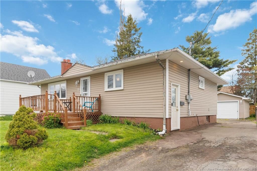 Property Photo:  29 Eighth Street  NB E1E 3E6 