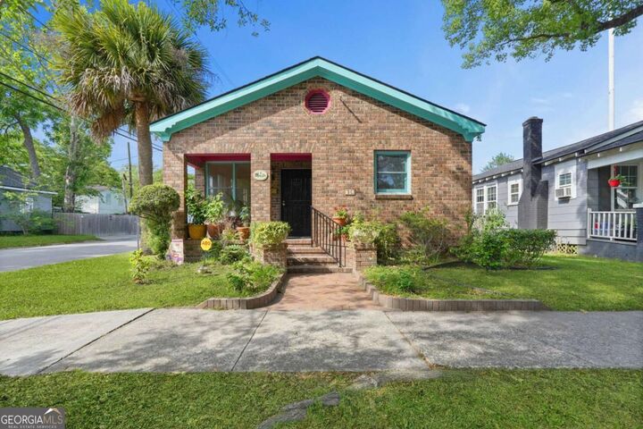 Property Photo: 702 E 32nd Street GA 31401