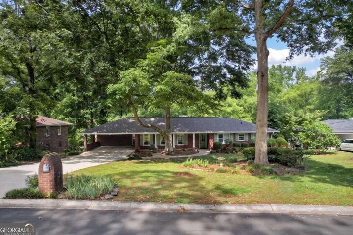 Property Photo:  1370 Driftwood Court  GA 30075 