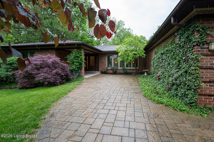Property Photo:  2401 Tavener Dr  KY 40242 