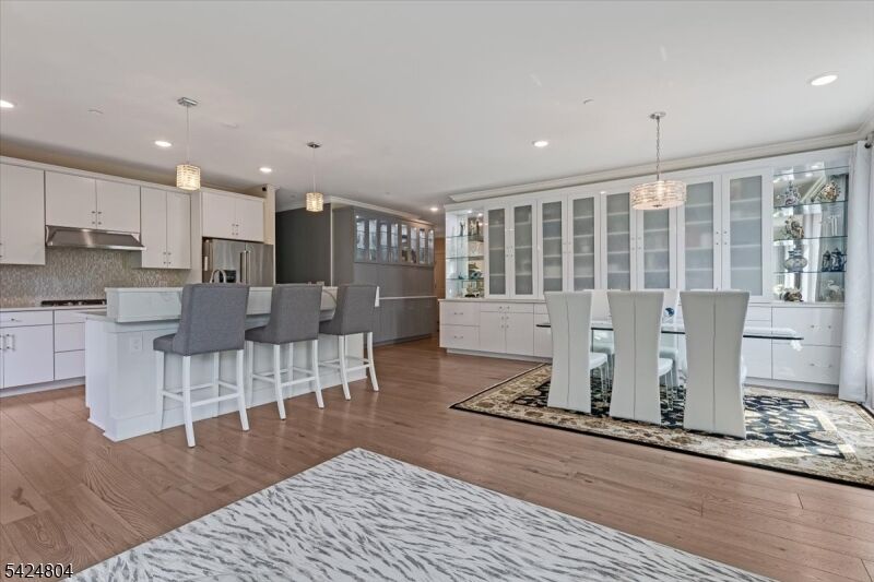 Property Photo: 2 Vanderbilt Blvd 106 NJ 07932