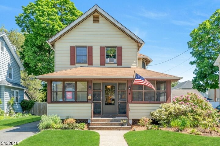 Property Photo:  52 Terrace Ave  NJ 07662 