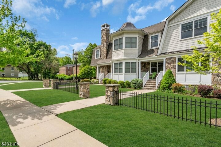 Property Photo:  4 Foley Sq 4A  NJ 07974 
