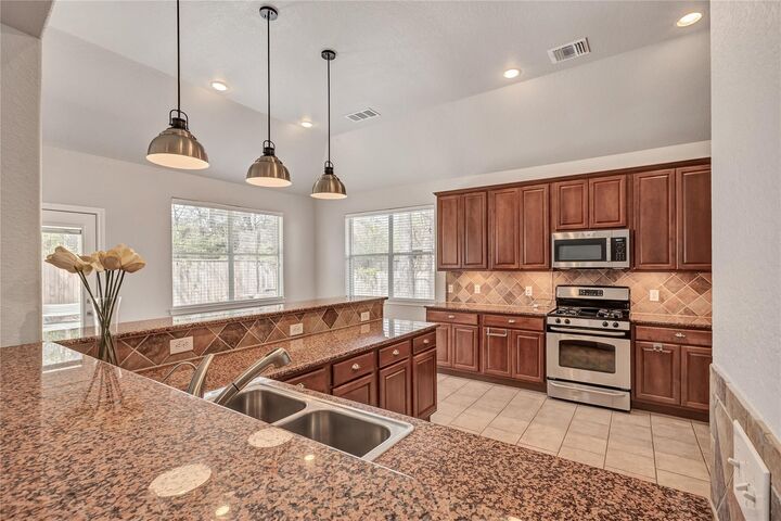 Property Photo: 27 Planchard Ct TX 77382
