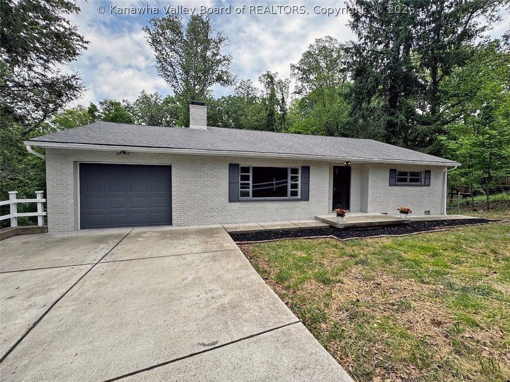 Property Photo: 1323 Dorsey Road WV 25314