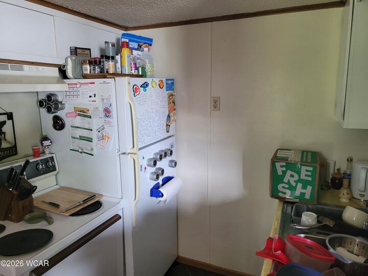 Property Photo: 203 E High Avenue OH 45810