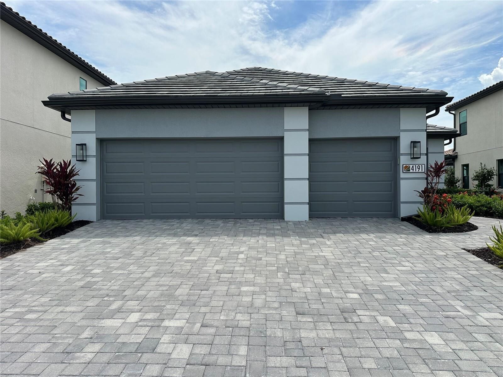 Property Photo:  4191 Pegasus Way  FL 34120 
