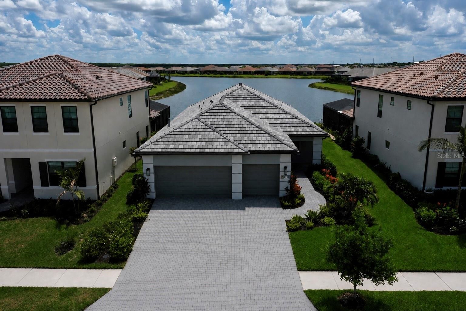 Property Photo:  4191 Pegasus Way  FL 34120 