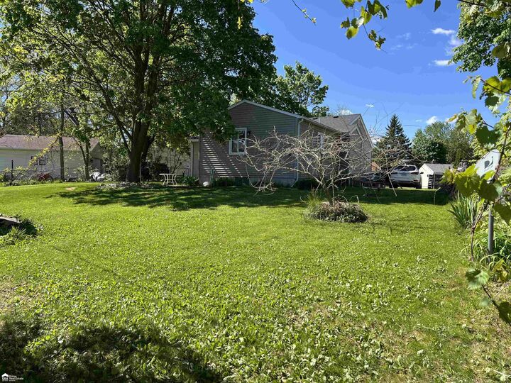 Property Photo: 835 Southwood Dr Drive MI 48430