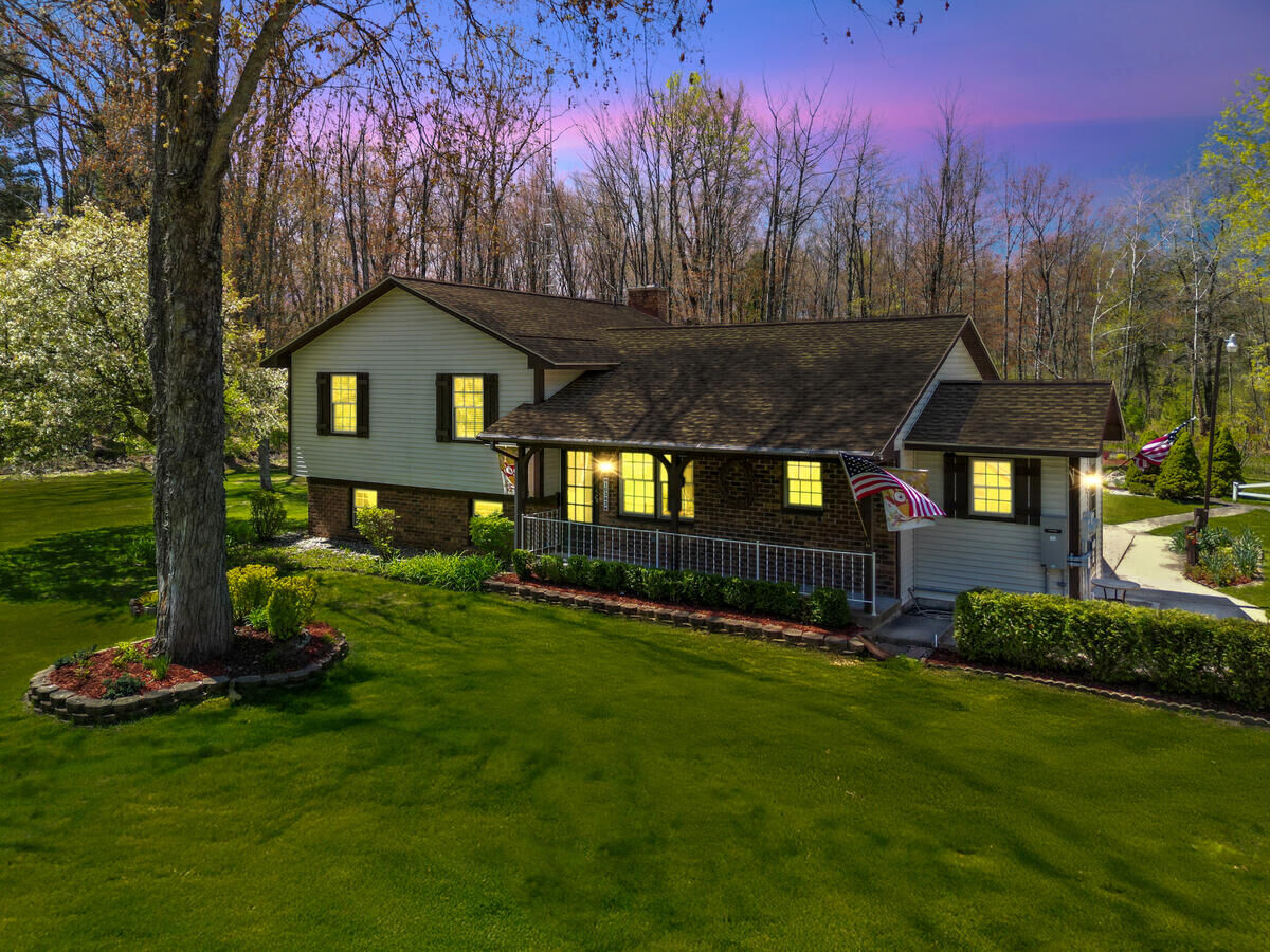 Property Photo:  10343 N Walnut Avenue  MI 49309 