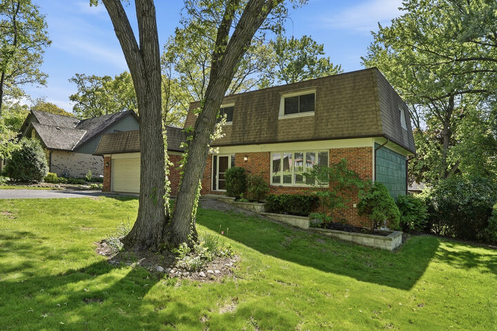 Property Photo:  10S324 E Hampshire Lane  IL 60527 