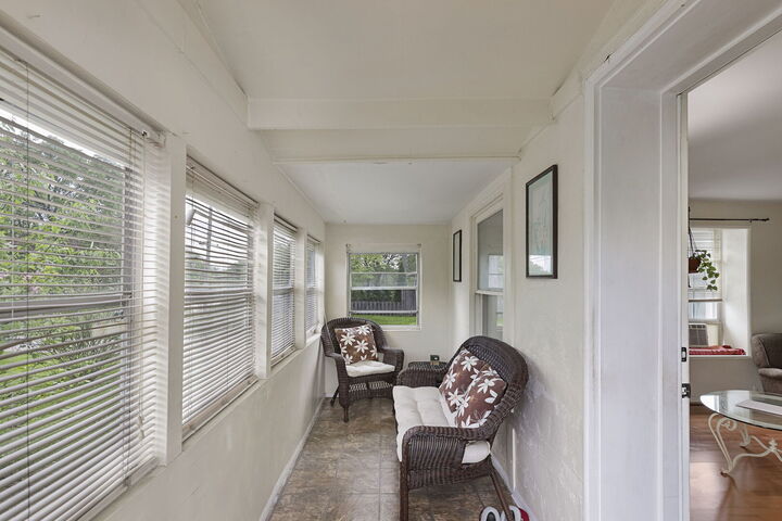 Property Photo:  