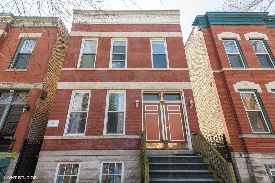 Property Photo:  1939 W Thomas Street  IL 60622 
