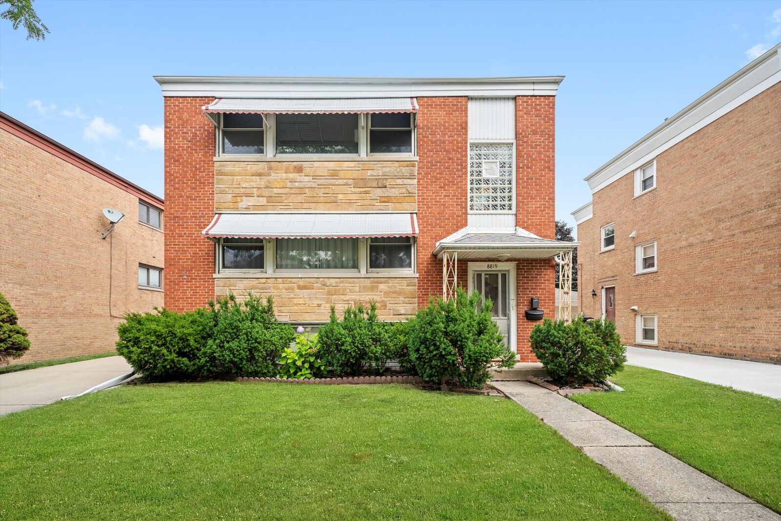 Property Photo:  8819 N Wisner Street 2  IL 60714 