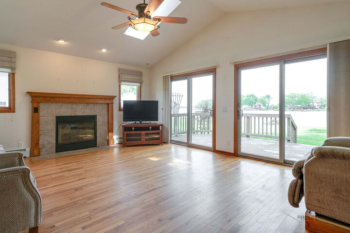 Property Photo:  4226 N Riverdale Drive  IL 60051 