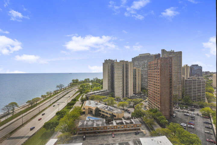 Property Photo:  4800 S Chicago Beach Drive 1910S  IL 60615 