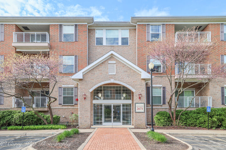 Property Photo:  2671 Stone Circle 103  IL 60134 